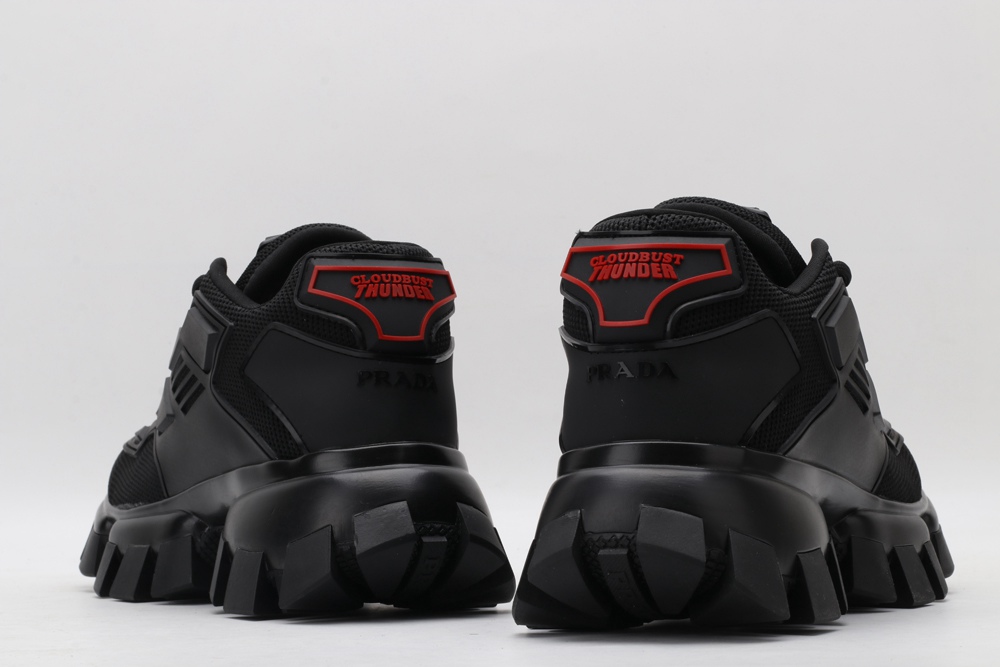 P*rada SNEAKER